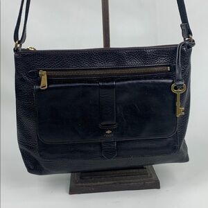 Fossil Black Leather Shoulder Bag Gold key Zip Accents pockets Adjustable strap